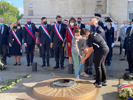 Ravivage de la flamme du Soldat inconnu