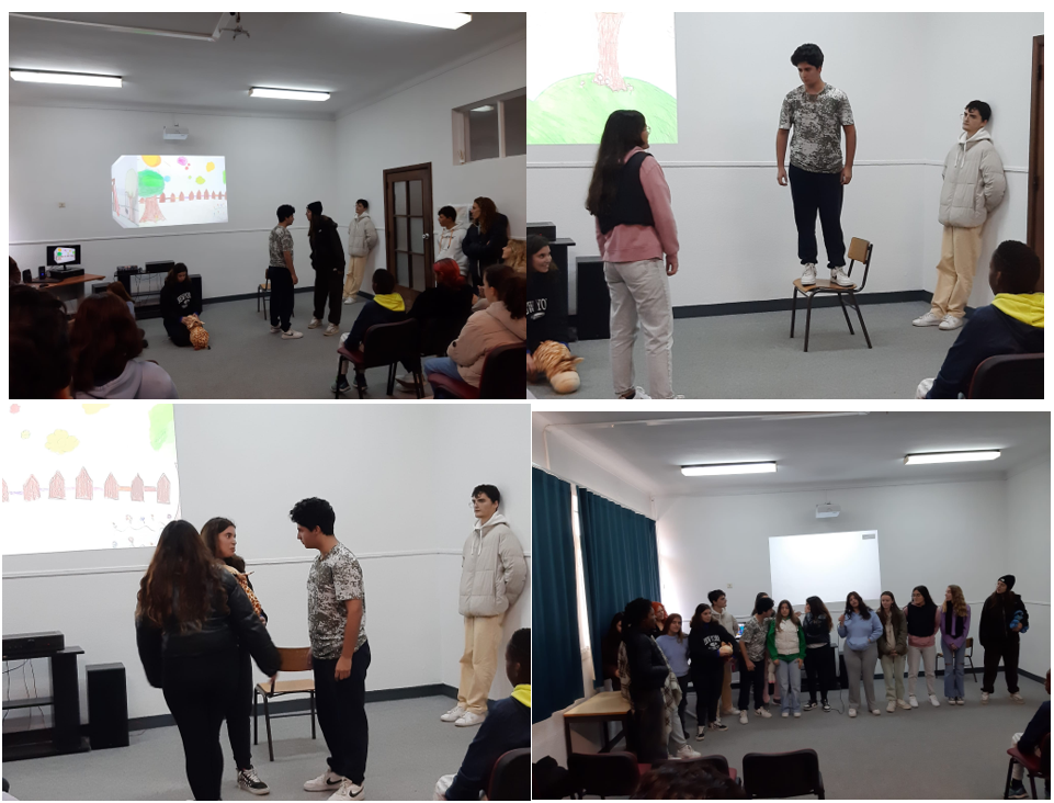 As turmas do 5º A e 5º B interpretaram canções de Natal em português e inglês.