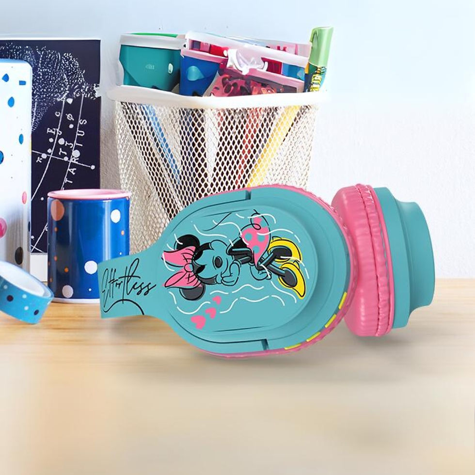 Miniatura: Audifonos XTech Inalambricos Bluetooth Minnie Mouse XTH-D660MM para niñas vista puesto en escritorio