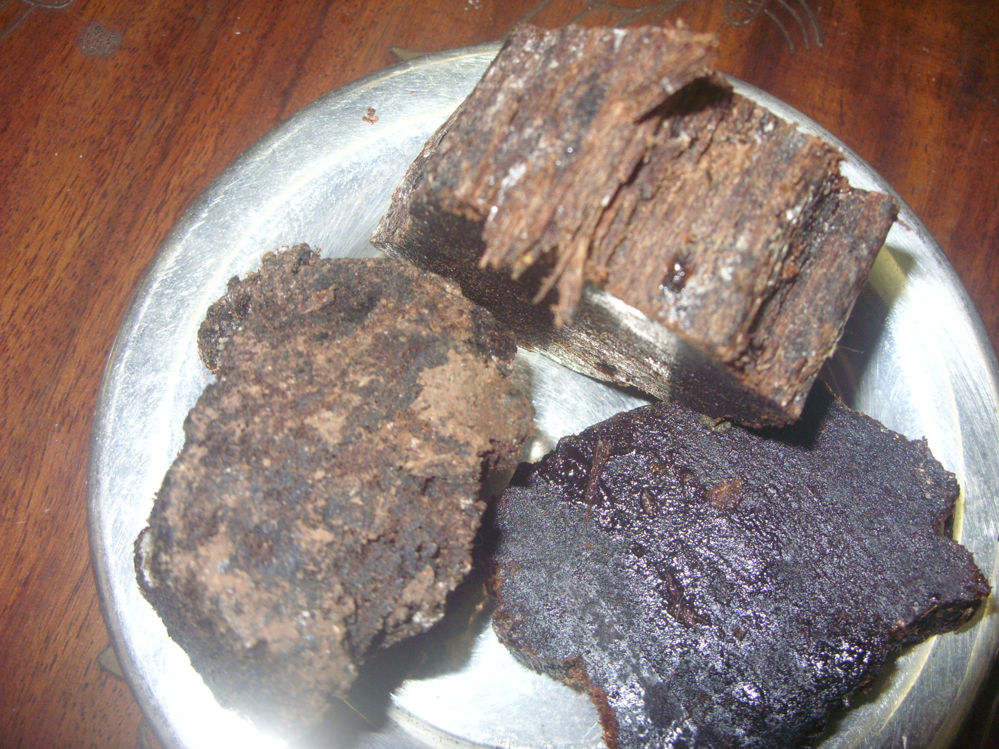 164.14 Gr./ 820.65 Ct. " VATIKAN " or " ST. PETER BLOOD " AGARWOOD