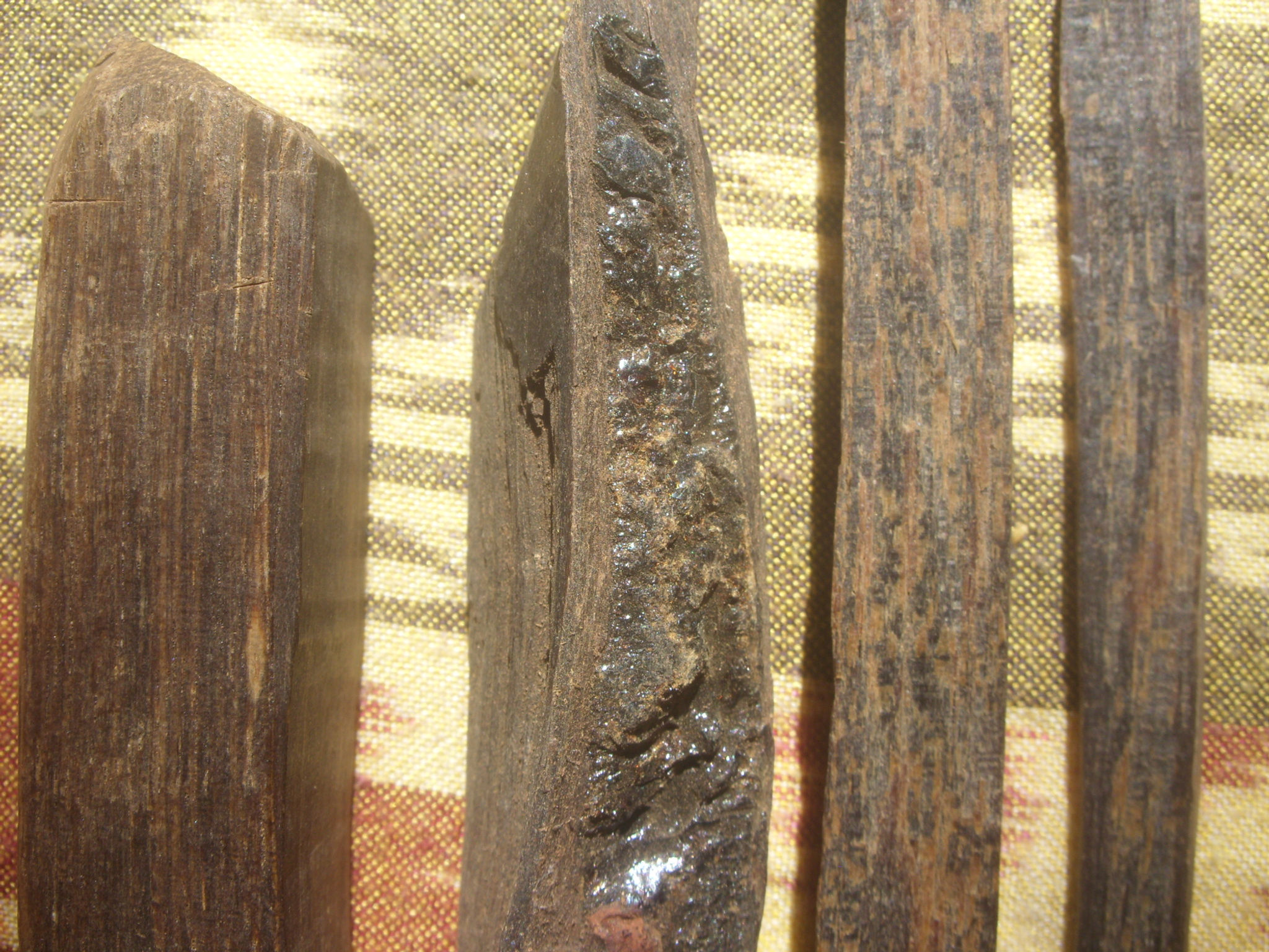 29.29 ct./ GRAM. “MANABAN“ A. MICROCAPA BROWN KYἏRἏ