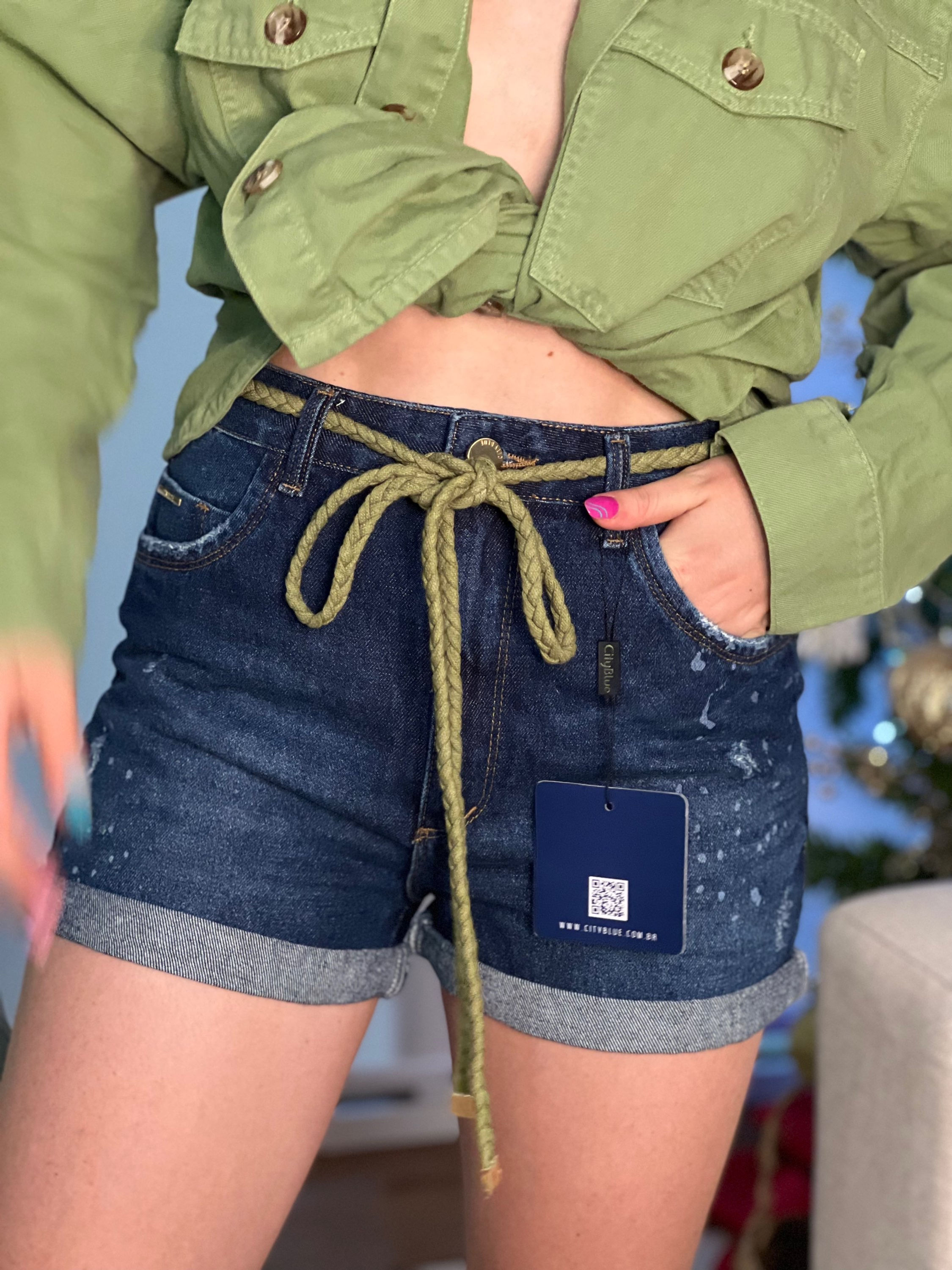 SHORT JEANS COM ETIQUETA TAM P CITYBLUE