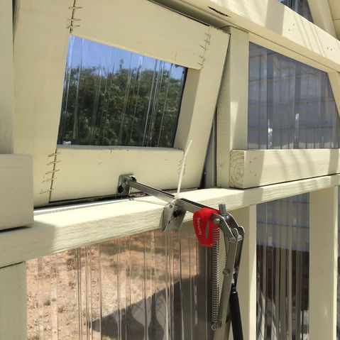 Derksen 10x20 Greenhouse Automatic Vent Window