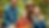 Famille heureuse dans un verger de pomme.png