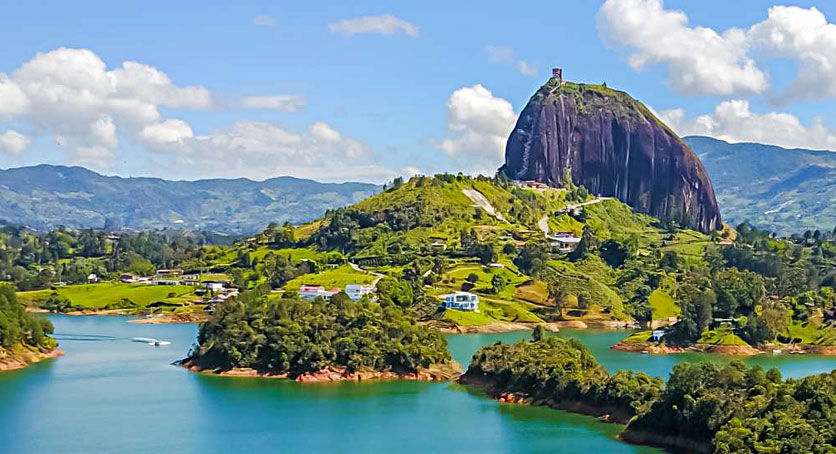 Guatapé y la piedra del peñol