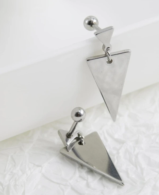 Miniatura: triangulo solitario