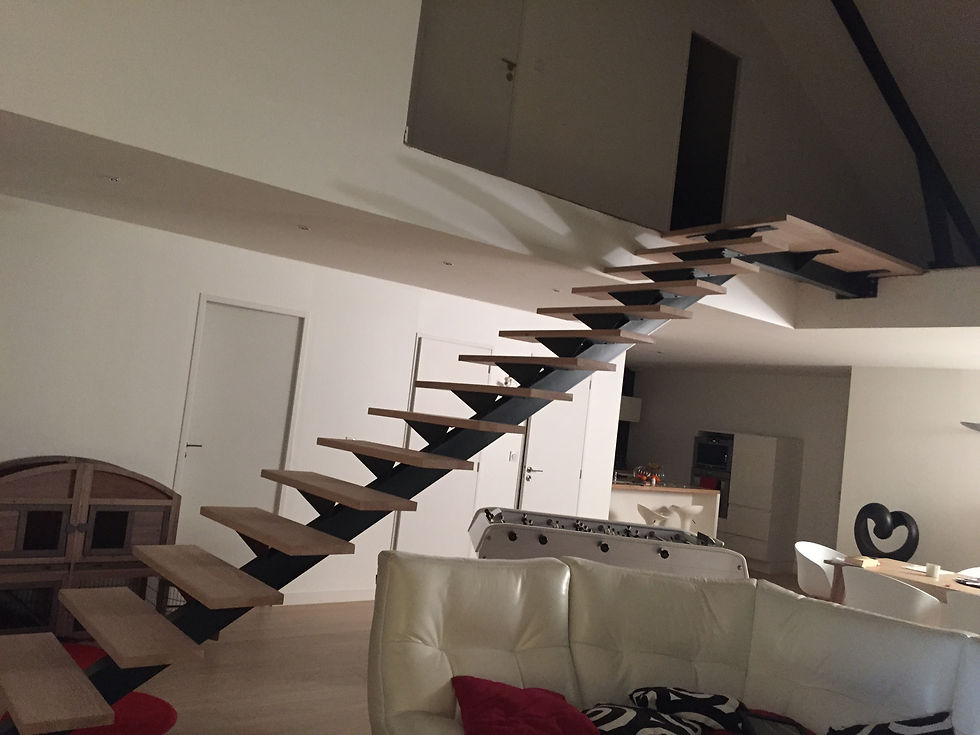 Miniature : Escalier en métal et bois, moderne. 