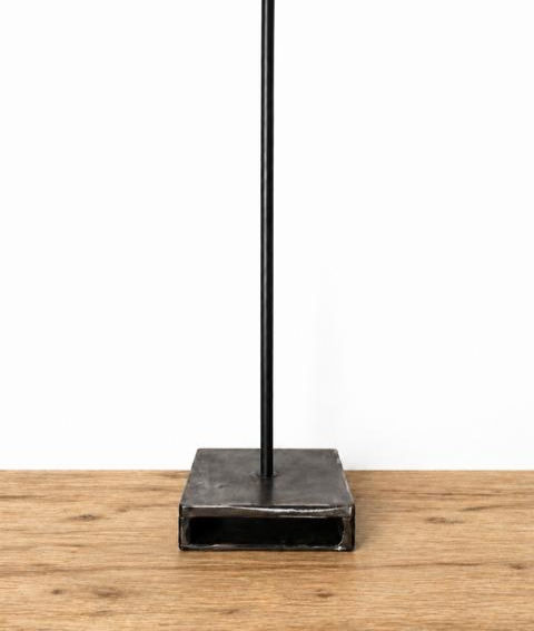 PIEDESTAL EN ACIER BRUT POUR SCULPTURE PLATINE 80x80x2 cms