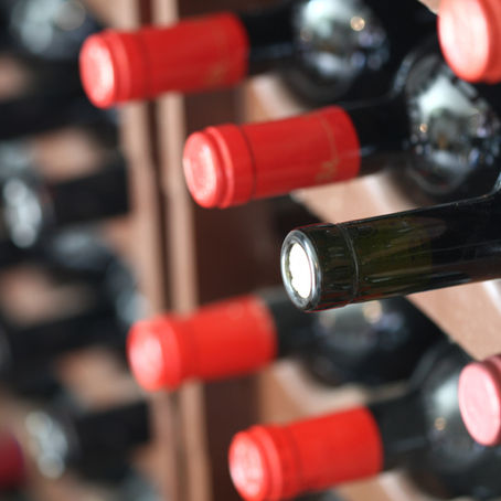 Caves à vin et box de stockage : un duo gagnant pour protéger vos grands crus