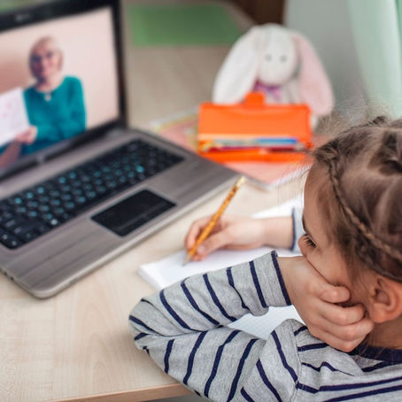 Staying Focused During Online Learning