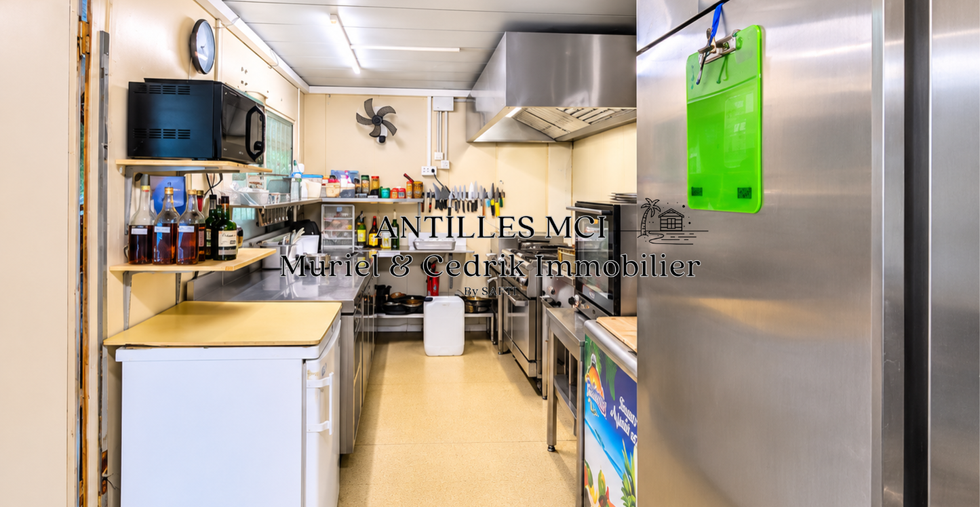 Deuxième vue de la cuisine d'un restaurant à vendre à Sainte-Luce Martinique – Antilles MCI