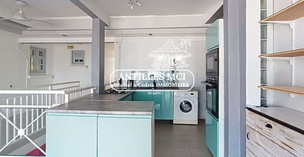 Cuisine fonctionnelle dans maison à vendre à Sainte‑Luce – vue mer – Antilles MCI