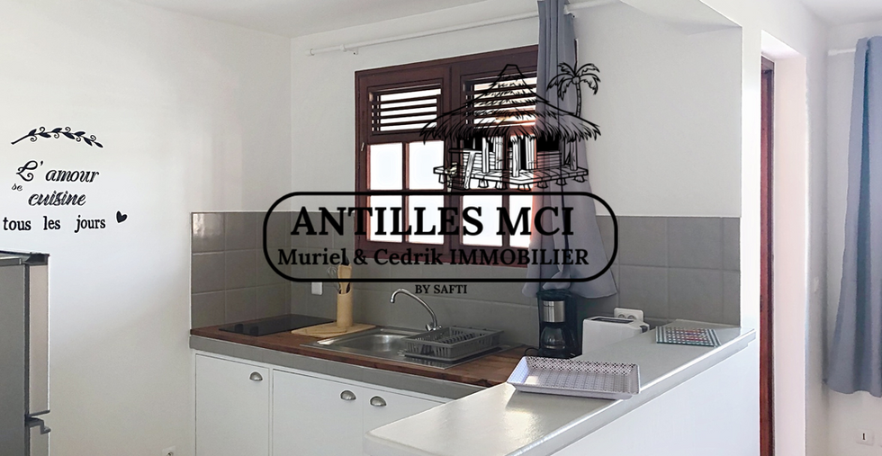 Cuisine fonctionnelle dans l’immeuble à vendre à Sainte-Anne – Antilles MCI