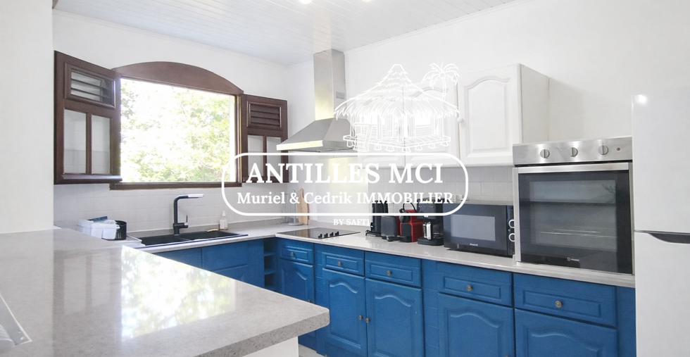 Cuisine moderne et fonctionnelle – villa à vendre au Diamant Martinique – Antilles MCI
