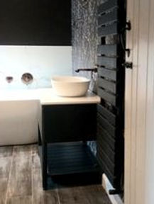 bathroom3.jpg