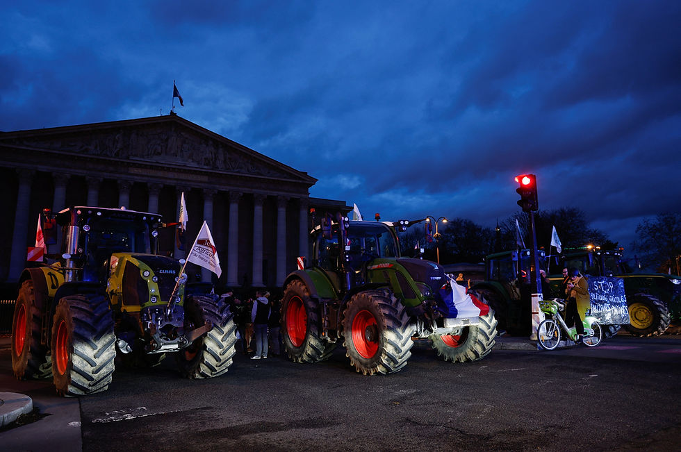 French farmers stage new  protest in Paris to stop Mercosur deal