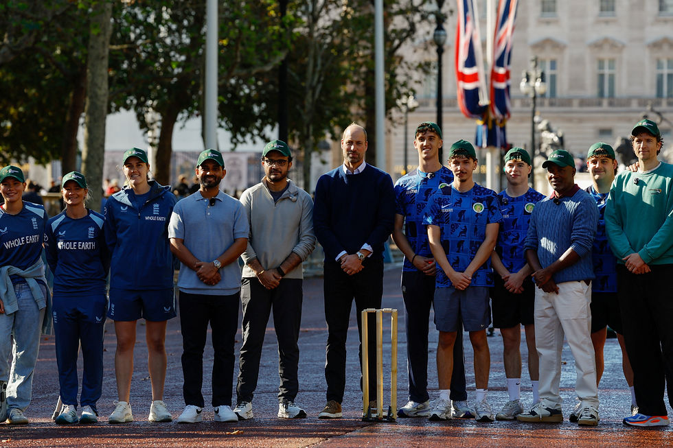 Prince William stops traffic for cricket game outside Buckingham Palace