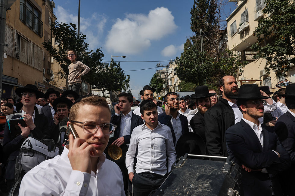 Two injured following Iranian missile attack in Central Israel, emergency services
