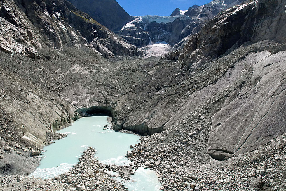 Swiss glaciers lose record 5% of ice after extreme heatwave