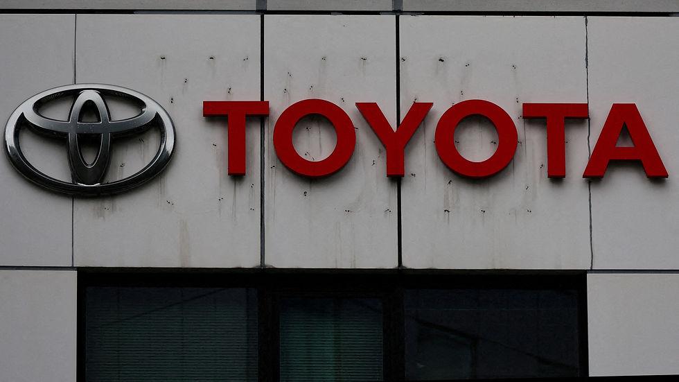 Elliott woos other Toyota investors in buyout fight — report