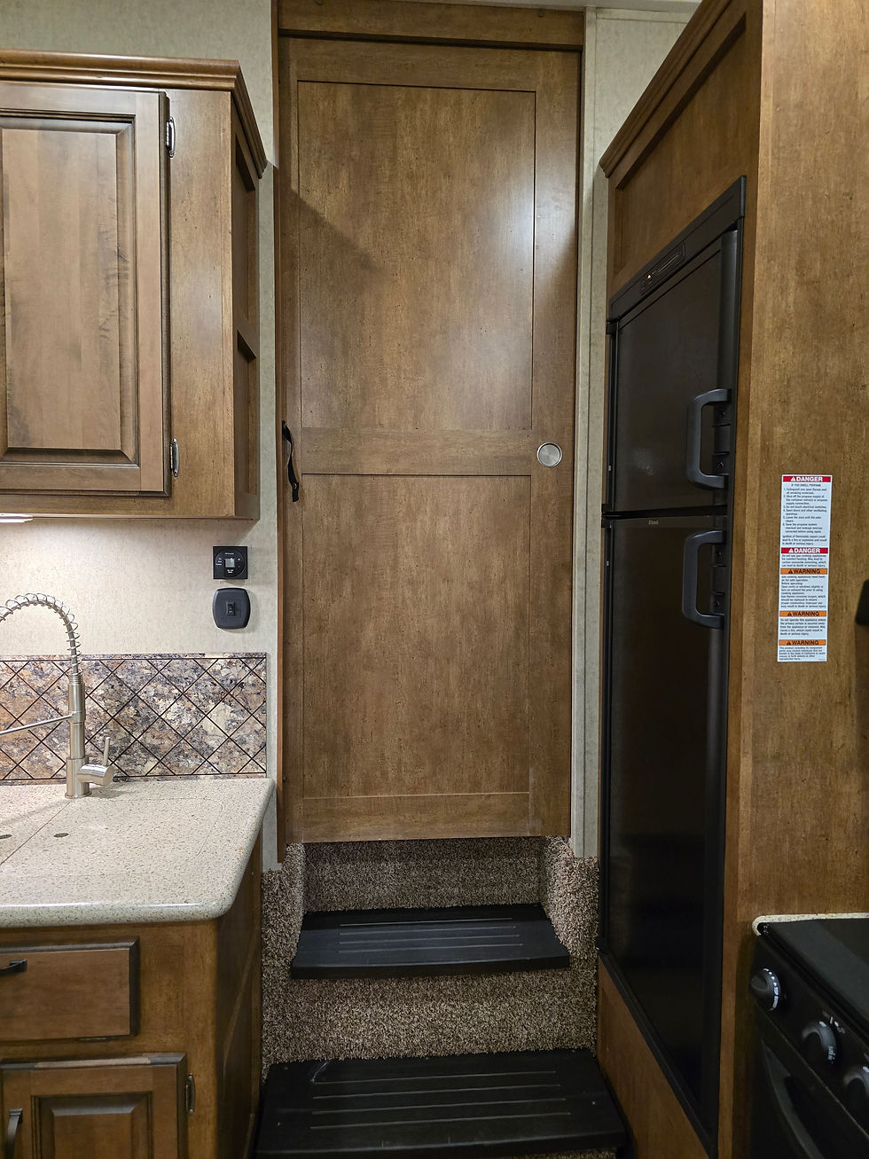 Doorway to bath/bedroom