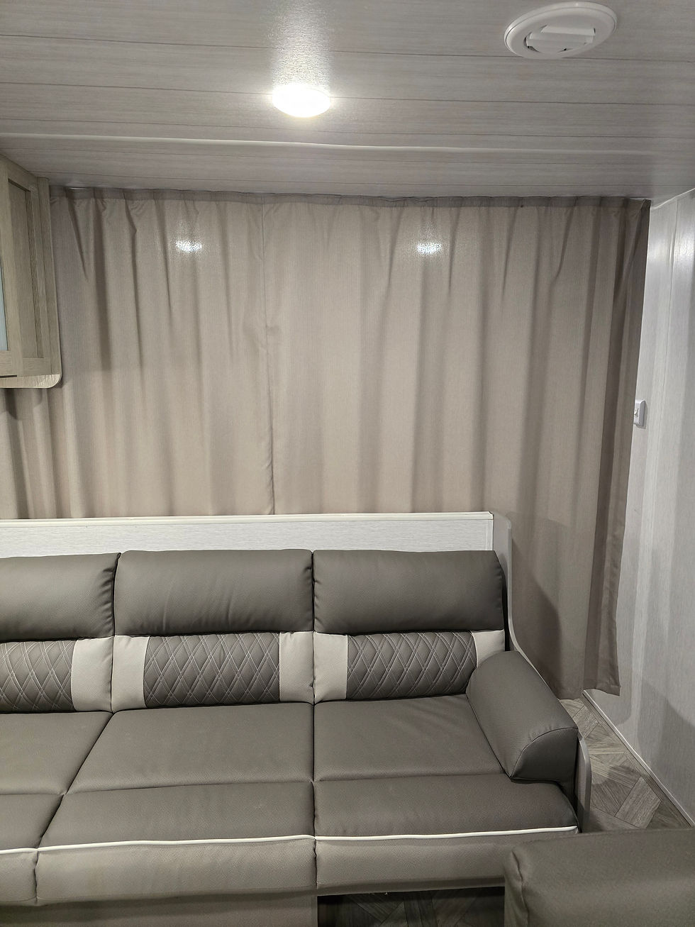 Front bedroom privacy curtain