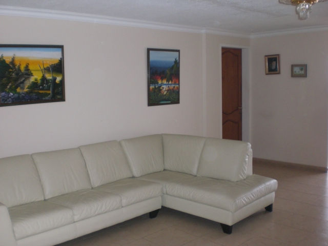 Miniatura: VENDO CASA-QUINTA COLINAS DE BELLO MONTE CARACAS
