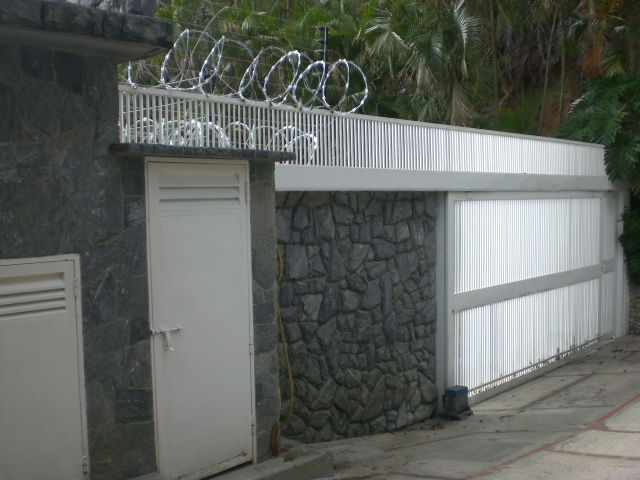 Miniatura: VENDO CASA-QUINTA COLINAS DE BELLO MONTE CARACAS