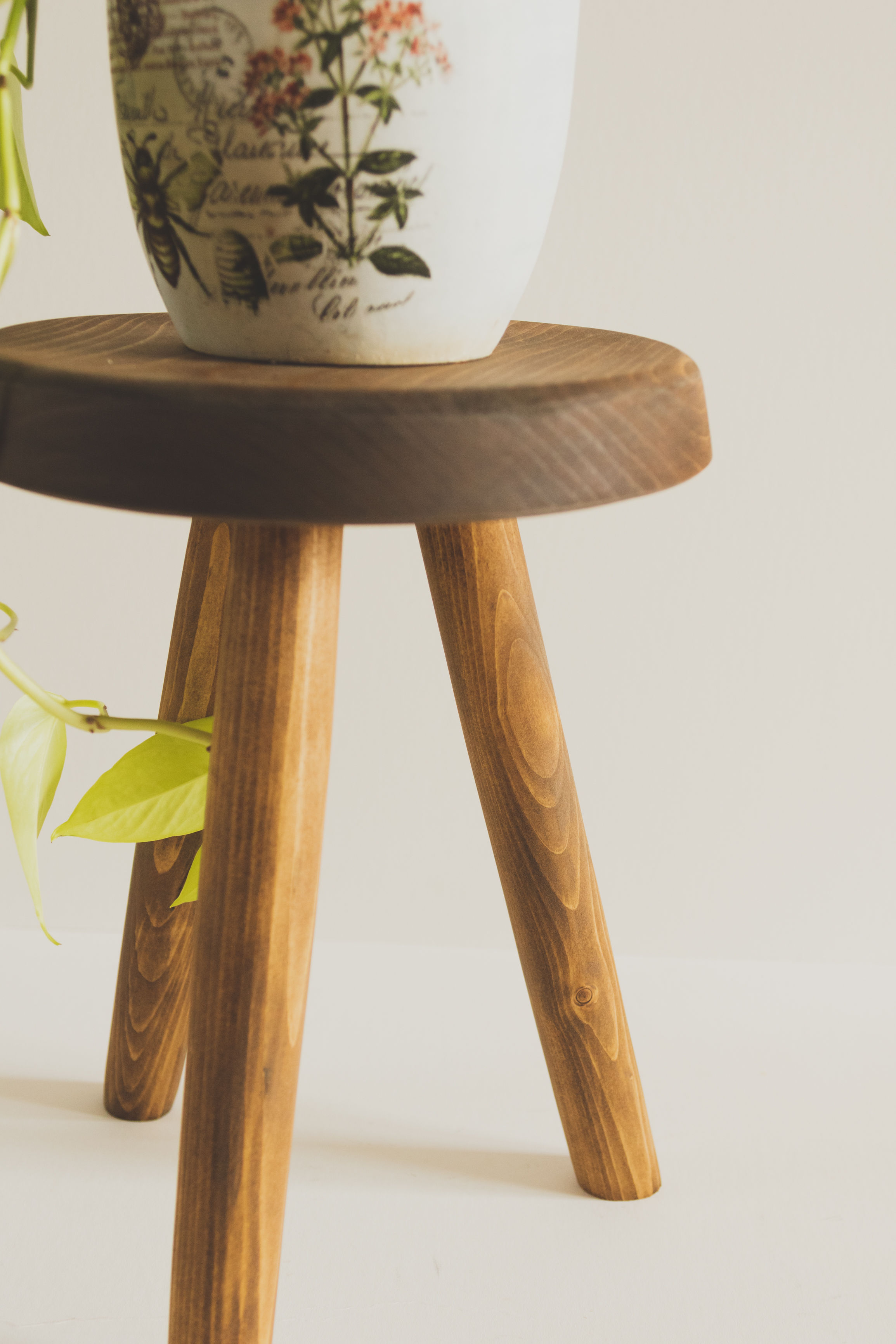 tripod stool top profile