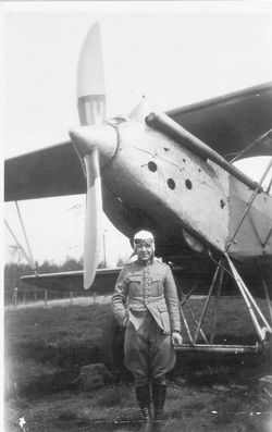 J.H. Frenken voor vliegtuig