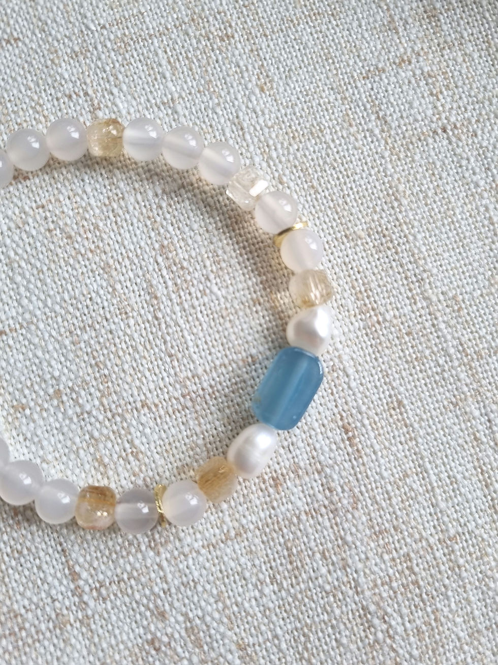 Edelsteinarmband blau weiß gelb