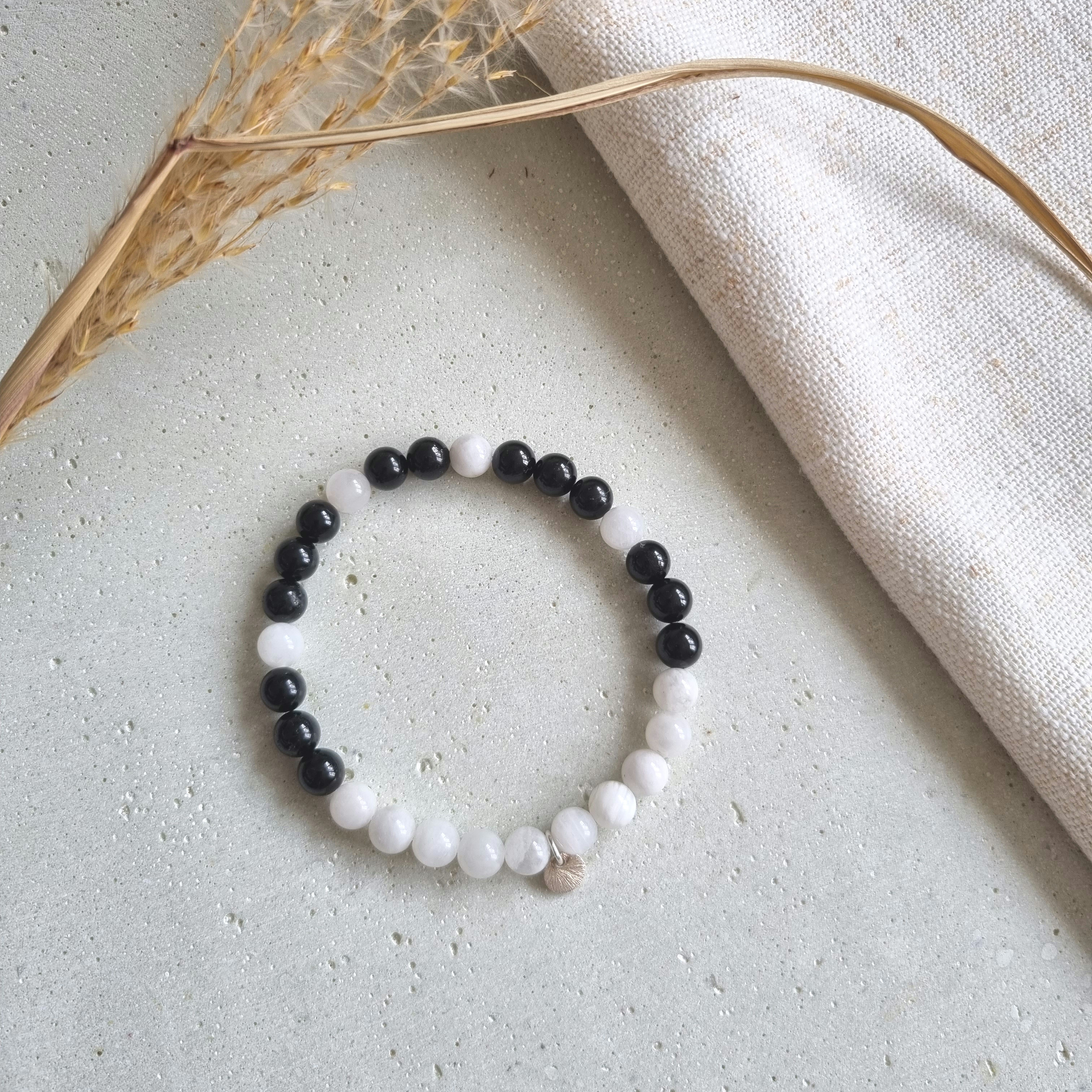 Armband Turmalin und Mondstein für Schutz, Intuition und Verbundenheit