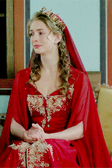 Yasemin Alley, 23 años.gif