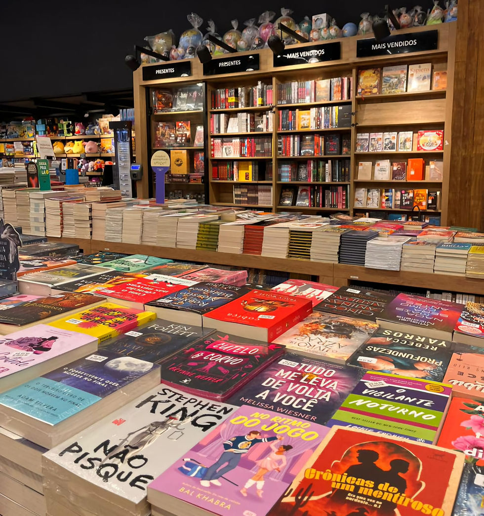 Livraria repleta de livros para diferentes gostos e público.(Arquivo:Reprodução Pessoal)