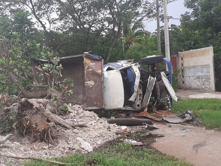 Colosal volcadura en el Sur de Mérida