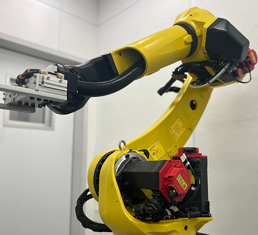 Fanuc Robot with Custom Tooling