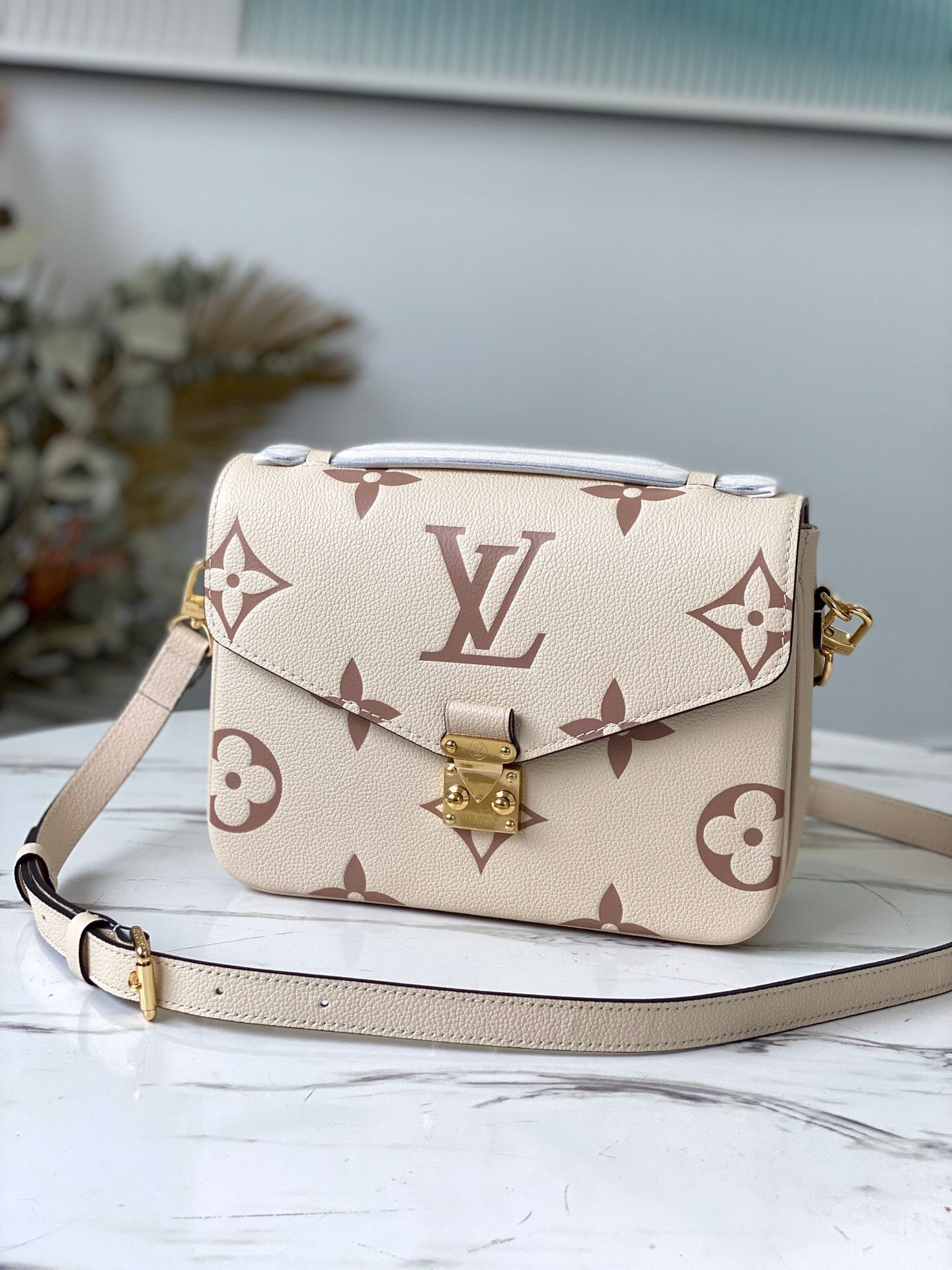 LOUIS VUITTON POCHETTE METIS