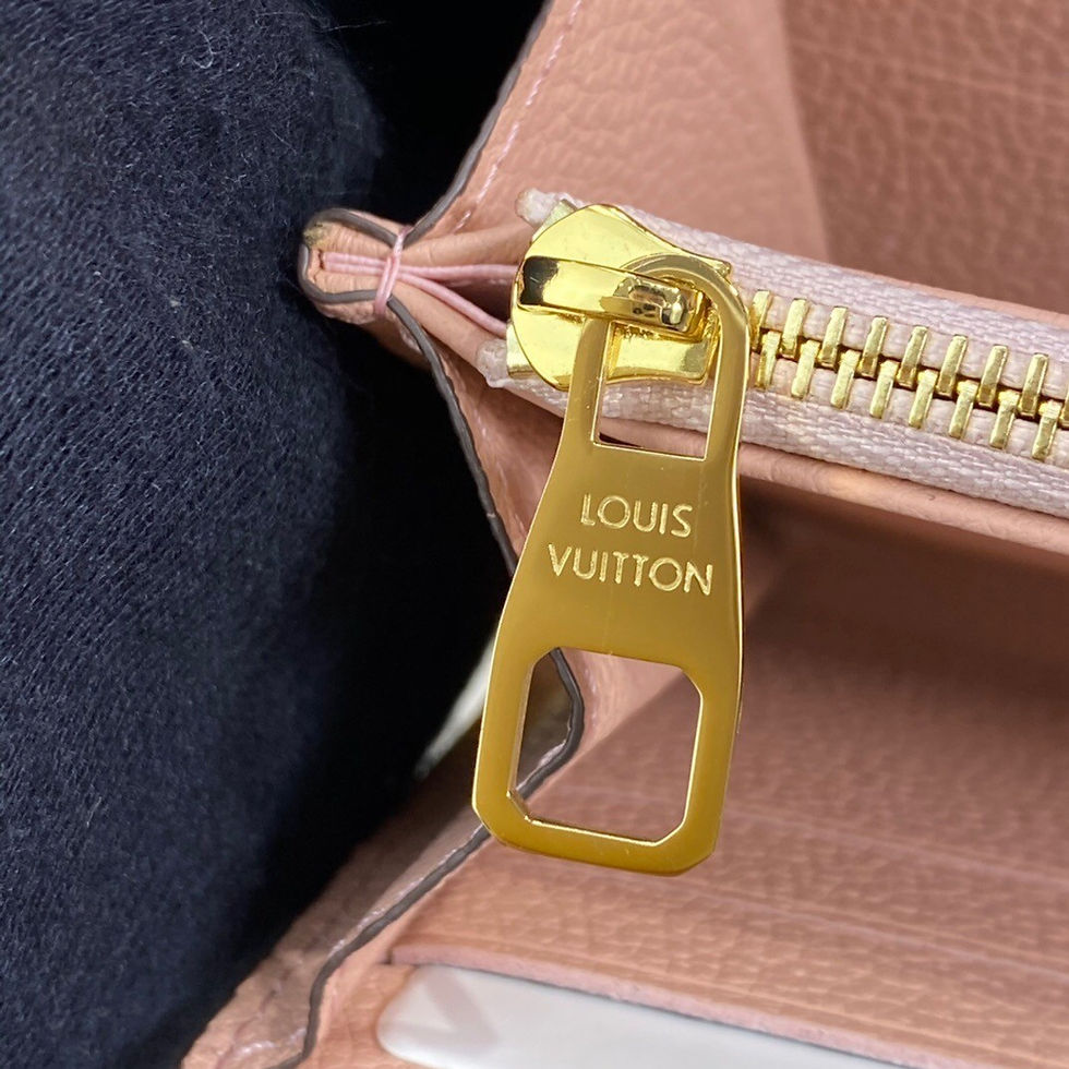 섬네일: LOUIS VUITTON SARAH WALLET