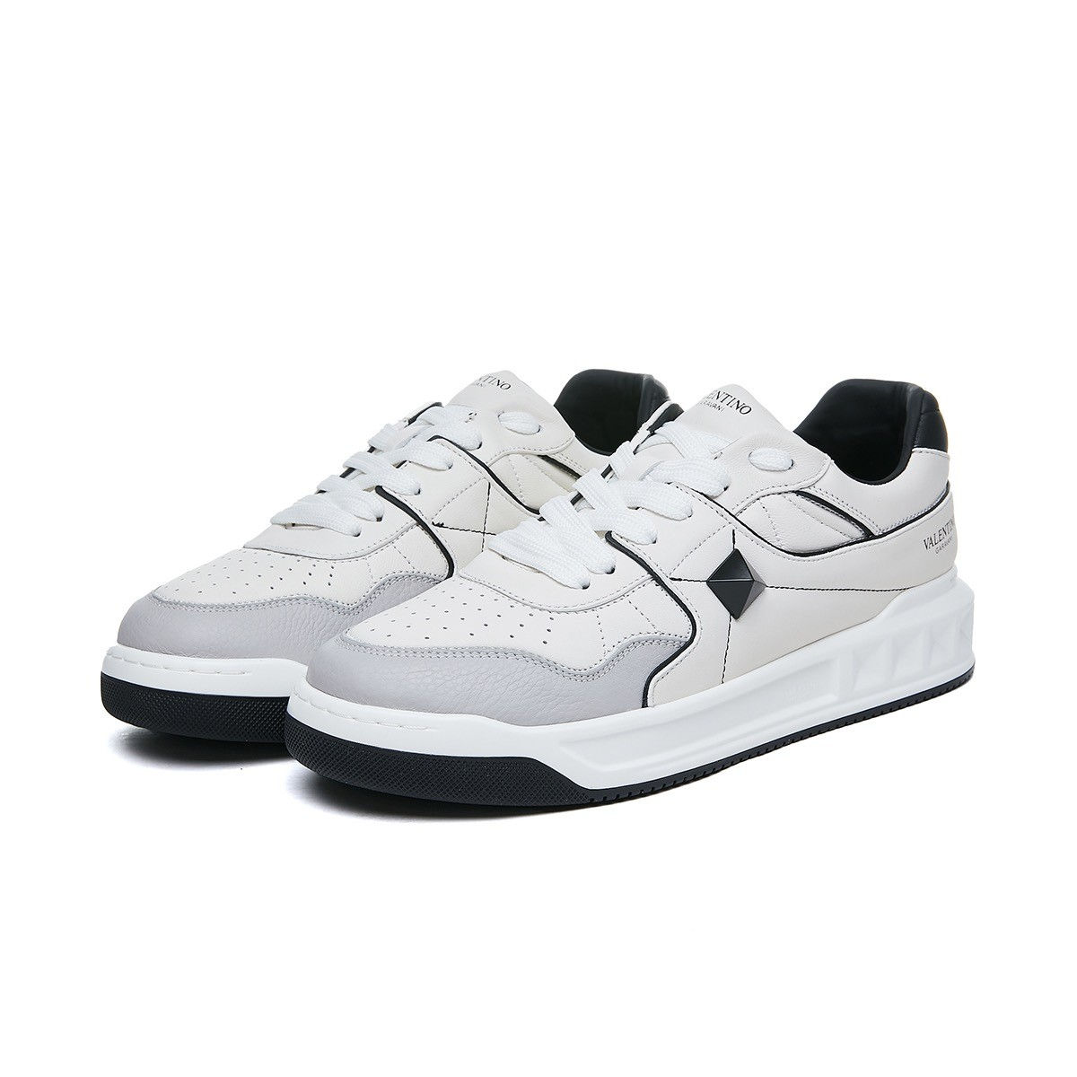VALENTINO ONE STUD SNEAKERS [FU]