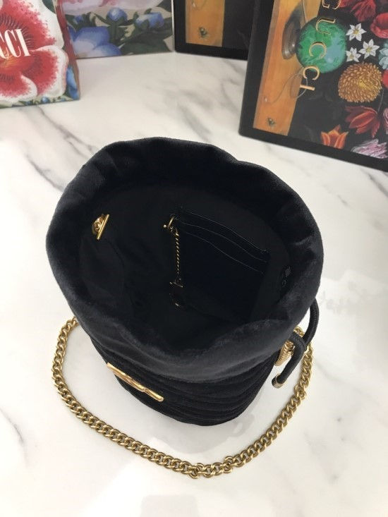 섬네일: GUCCI GG MARMONT MATELASSE BUCKET BAG