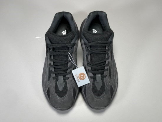 섬네일: YEEZY BOOST 700 V2 VANTA [OG]