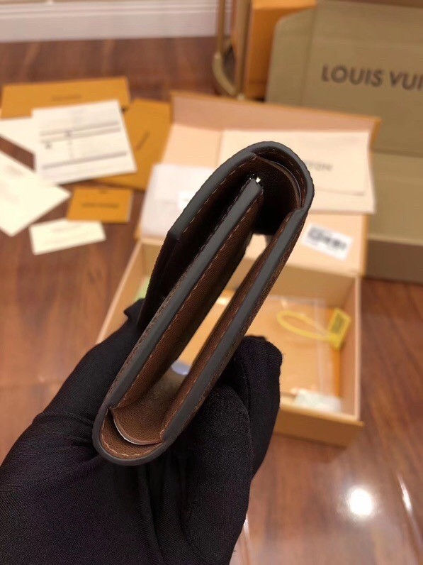 섬네일: LOUIS VUITTON MONOGRAM VICTORINE WALLET M62472