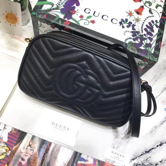 섬네일: GUCCI MATELASSE SHOULDER BAG