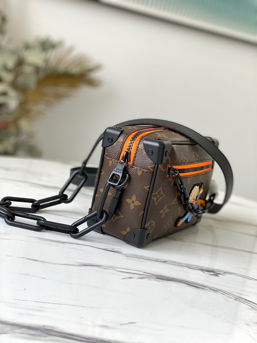 섬네일: LOUIS VUITTON VIRGIL ABLOH MINI SOFT TRUNK