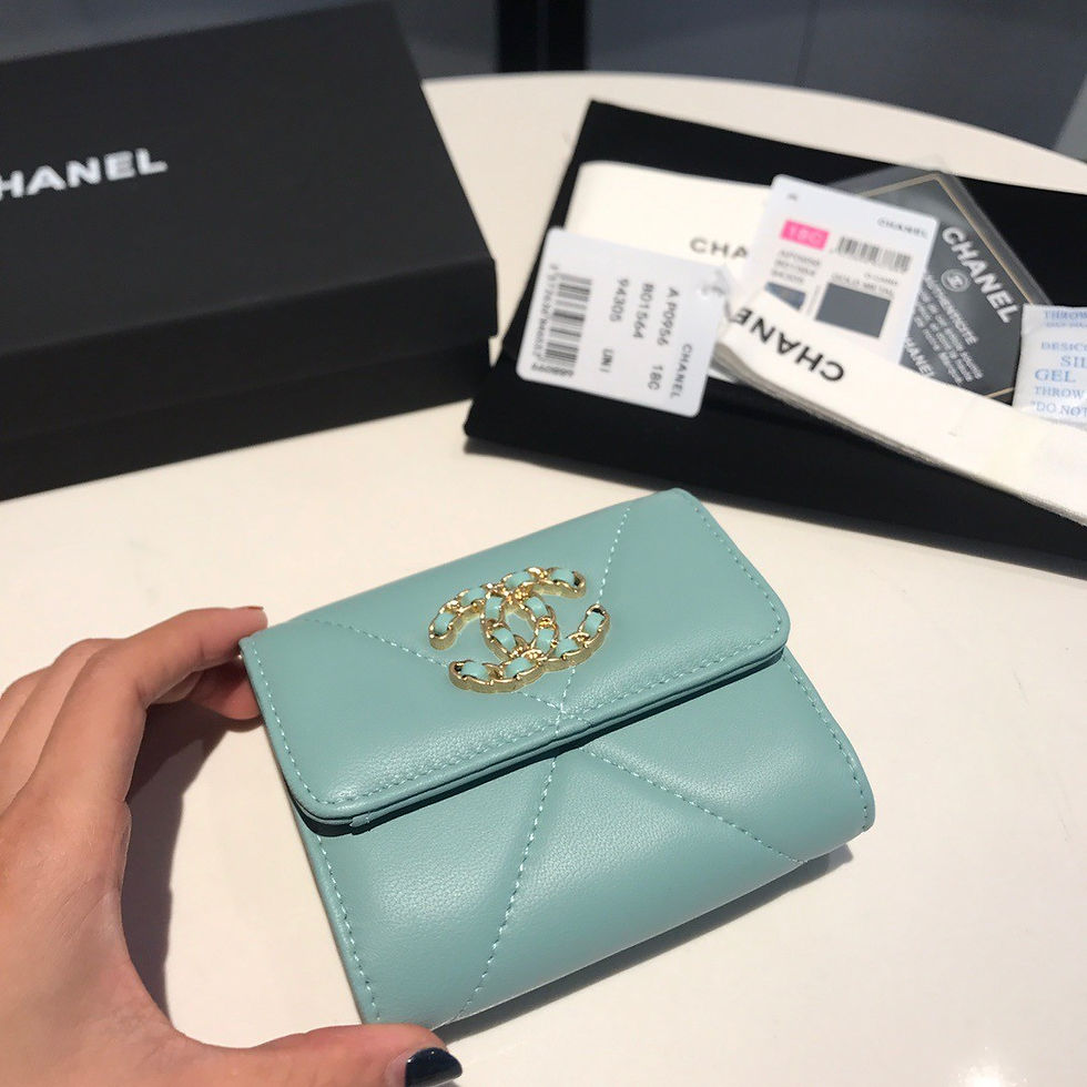 섬네일: CHANEL 19 MIDDLE WALLET(10)