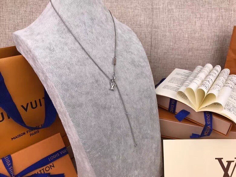 섬네일: LOUIS VUITTON NECKLACE