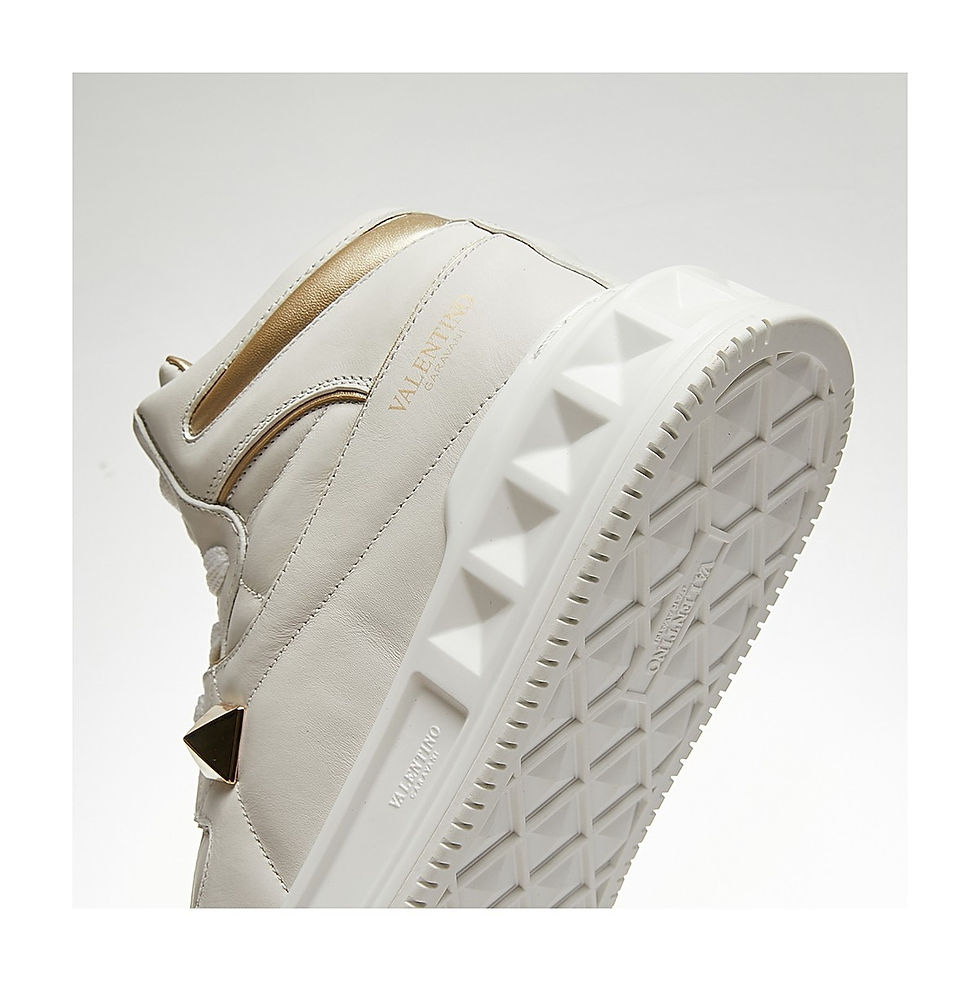 섬네일: VALENTINO ONE STUD SNEAKERS [FU]