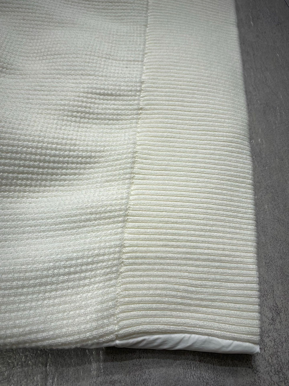 섬네일: MONCLER GEFÜTTERTER CARDIGAN
