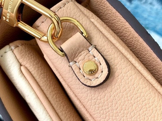 섬네일: LOUIS VUITTON POCHETTE METIS EMPREINTE(25)