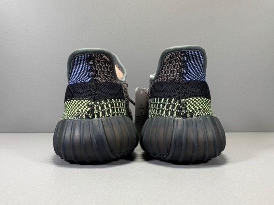 섬네일: YEEZY BOOST 350 V2 YECHEIL [OG]